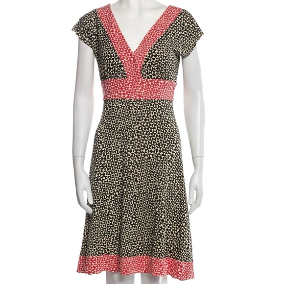 Diane Von Furstenberg Dresses & Skirts - Diane von Furstenberg Elona Silk A-Line Dress Size 8 Black & Red Geometric Print